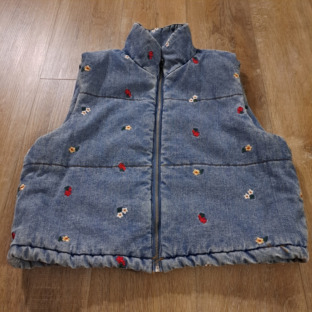 Fashion Nova Blue Denim Embroidered Puffer Vest Women's Size Large